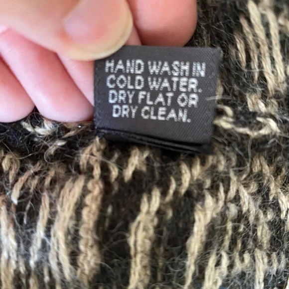 Peruvian Alpaca Wool Cardigan Sweater  by Intiwara - Tribal Geometric Pattern - Picture 6 of 10